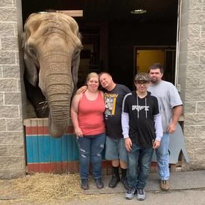 Meet your Posher, Linda